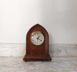Ρολόι - ξυπνητήρι επιτραπέζιο ξύλινο με μπαταρία, vintage.