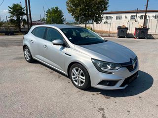 Renault Megane 2017-thumb-6