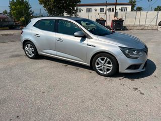 Renault Megane 2017-thumb-7