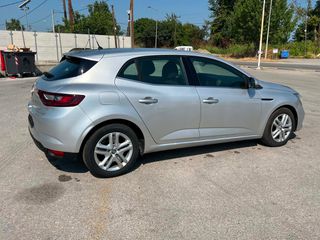 Renault Megane 2017-thumb-9