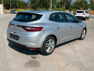 Renault Megane 2017-thumb-10