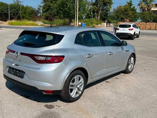 Renault Megane 2017-thumb-11