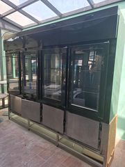 Ψυγείο βιτρίνα 293X60X240 με 4 πόρτες , 60 εκατοστά η κάθε πόρτα , αποθηκευτικό χώρο κάτω ξεχωριστή ψύξη