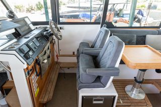 Axopar 2018 37 Cabin-thumb-8