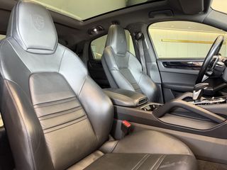 Porsche Cayenne 2021 COUPE GTS E-HYBRID PANO/BOSE/SPORT CHRONO - VENER1S MOTORS-thumb-44