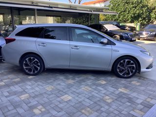 Toyota Auris 2016-thumb-2