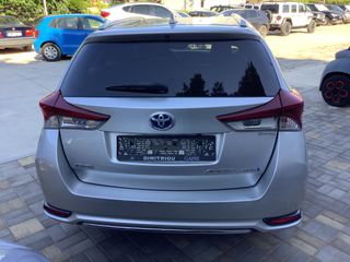Toyota Auris 2016-thumb-4
