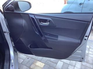 Toyota Auris 2016-thumb-8