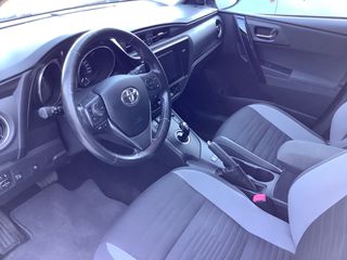 Toyota Auris 2016-thumb-10