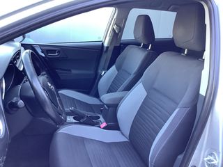 Toyota Auris 2016-thumb-11