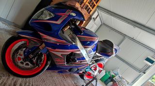 Suzuki 2002 GSX R1000