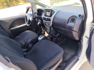 Mitsubishi i-MiEV 2011-thumb-5