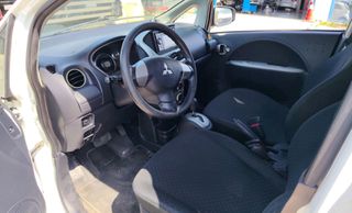 Mitsubishi i-MiEV 2011-thumb-6