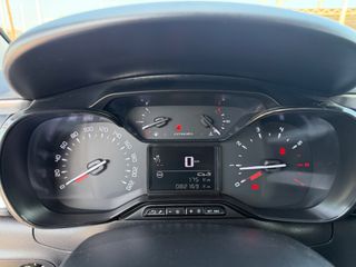 Citroen C3 2022 1.5 cc 100hp / BlueHDi S&S Feel NavI/-thumb-17