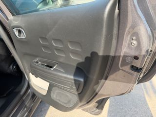 Citroen C3 2022 1.5 cc 100hp / BlueHDi S&S Feel NavI/-thumb-28