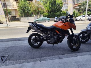 KTM 990 Supermoto 2012-thumb-5