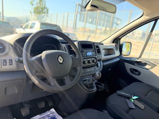 Renault Trafic 2019-thumb-9