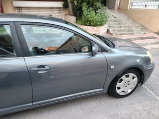 Toyota Avensis 2003