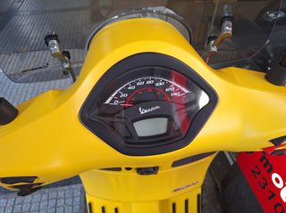 Piaggio Vespa GTS 300 2017 SUPER SPORT-thumb-19