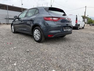 Renault Megane 2016-thumb-4