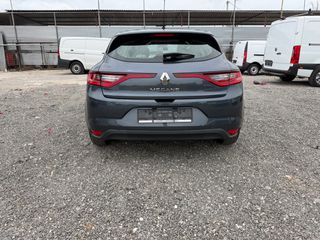 Renault Megane 2016-thumb-6