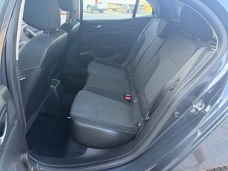 Renault Megane 2016-thumb-15