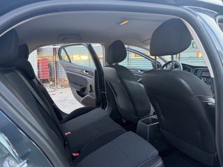 Renault Megane 2016-thumb-20