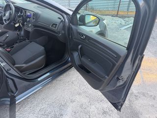 Renault Megane 2016-thumb-21