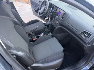 Renault Megane 2016-thumb-22