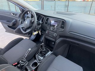 Renault Megane 2016-thumb-23