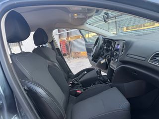 Renault Megane 2016-thumb-25