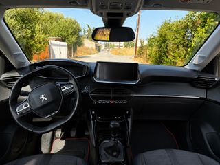 Peugeot 208 2020 1.2 PureTech Turbo 101 hp Allure Version-thumb-17