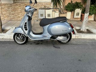 Vespa GTS 300 2021-thumb-2