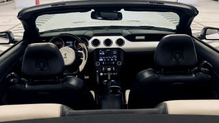 Ford Mustang 2019-thumb-17