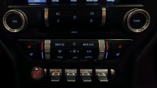 Ford Mustang 2019-thumb-23