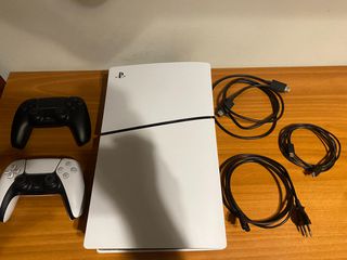 Πωλείται PlayStation 5 Slim Digital – Σαν καινούριο