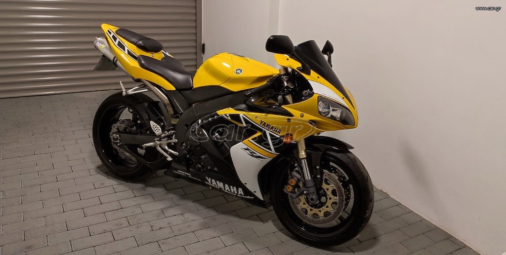 Yamaha YZF-R1 2005 Kenny Roberts 50 Anniversary costume
