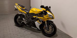 Yamaha YZF-R1 2005 Kenny Roberts 50 Anniversary costume