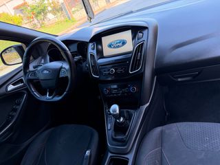 Ford Focus 2017 St line-thumb-2
