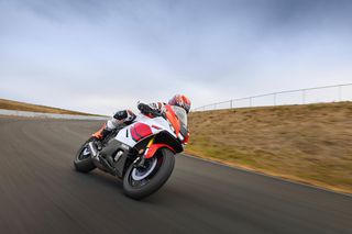 Yamaha YZF - R 7 2026 ΕΤΟΙΜΟΠΑΡΑΔΟΤΗ! R7 Anniversary White-thumb-8