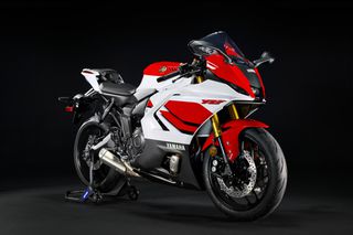 Yamaha YZF - R 7 2026 ΕΤΟΙΜΟΠΑΡΑΔΟΤΗ! R7 Anniversary White