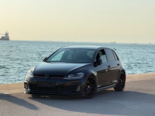 Volkswagen Golf 2018 gti-thumb-1