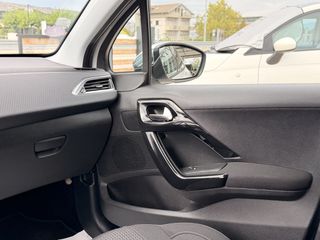 Peugeot 208 2016 1.2 PURETECH 110 ALLURE-thumb-13