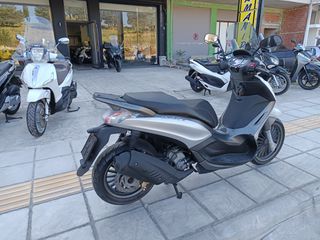 Piaggio Beverly 300i 2017-thumb-6