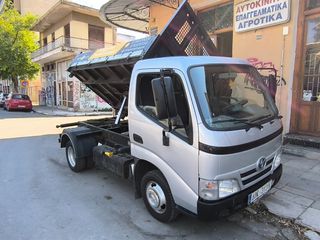 Ανατροπή Toyota 2013 DYNA 150-thumb-4