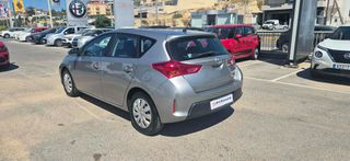 Toyota Auris 2013 1.4 D-4D DIESEL-thumb-3