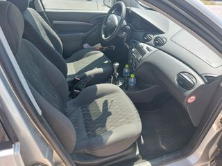 Ford Focus 2003-thumb-9