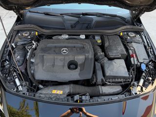 Mercedes-Benz CLA 180 2018 1,5 DCI AMG LINE-thumb-18