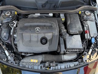 Mercedes-Benz CLA 180 2018 1,5 DCI AMG LINE-thumb-19