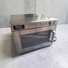 Φούρνος μικροκυμάτων με 2 πυρήνες , 1/2 GN , Ισχύς Εξόδου: 2.100 Watt (2.1 kW) , Κατανάλωση: 3.160 Watt , 230 V (Μονοφασικό) , Διαστάσεις: 42,2 x 50,8 x 33,7 cm